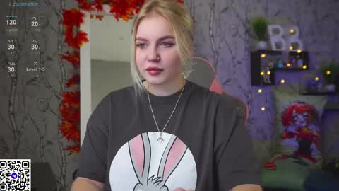 Snapshot of moon_valkyriie chatting on 14, 10, 2025 Emilia online show from 14, 10, 2025