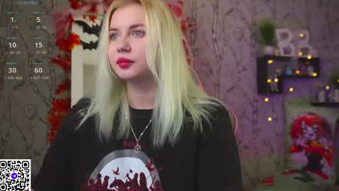 Snapshot of moon_valkyriie chatting on 28, 10, 2025 Emilia online show from 28, 10, 2025