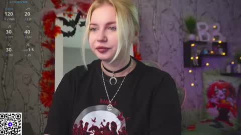 Snapshot of moon_valkyriie chatting on 30, 10, 2025 Emilia online show from 30, 10, 2025