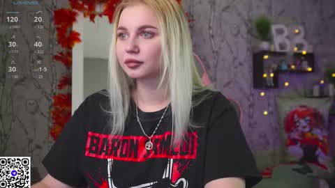 Snapshot of moon_valkyriie chatting on 7, 11, 2025 Emilia online show from 7, 11, 2025