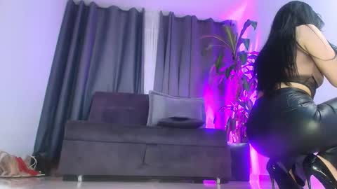 Snapshot of moon_wills chatting on 10, 11, 2025 MOON online show from 10, 11, 2025