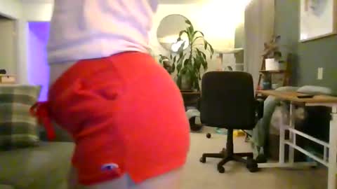 moonbutterfly94 online show from 18, 5, 2026