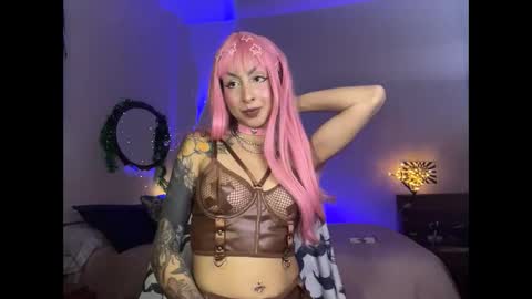 Snapshot of mooncinna chatting on 16, 12, 2025 Cinna online show from 16, 12, 2025