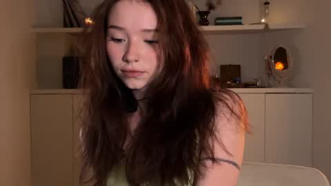 Snapshot of moonfaced_ chatting on 4, 7, 2026 Ann online show from 4, 7, 2026