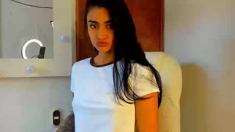 Snapshot of moonie_baddie31 chatting on 11, 9, 2025 moonie_baddie31 online show from 11, 9, 2025