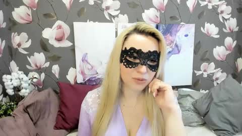 Snapshot of moonlight_emma chatting on 16, 11, 2025 Emma online show from 16, 11, 2025