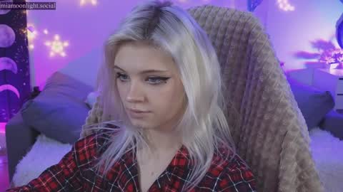 Mia   online show from 15, 12, 2024