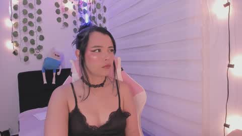 moonliight__ online show from 20, 2, 2025