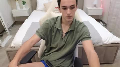 Snapshot of moonlinskinn chatting on 26, 11, 2025 Stan online show from 26, 11, 2025