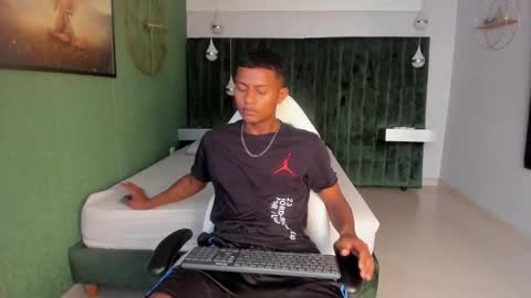 Mmorenito online show from 3, 10, 2025