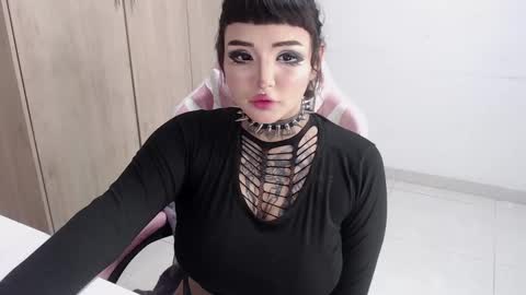 Snapshot of morganmoon1 chatting on 25, 2, 2025 Morgan Moon online show from 25, 2, 2025