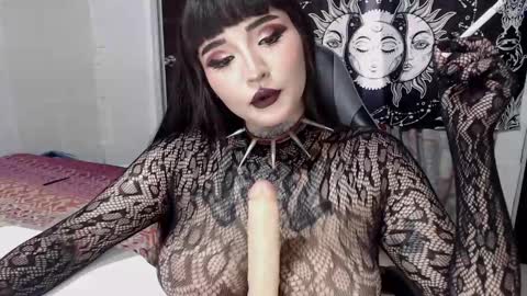 Snapshot of morganmoon1 chatting on 11, 9, 2025 Morgan Moon online show from 11, 9, 2025
