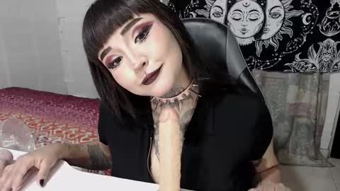 Snapshot of morganmoon1 chatting on 18, 9, 2025 Morgan Moon online show from 18, 9, 2025