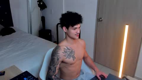 Snapshot of morthy_downey chatting on 9, 5, 2026 Morthy online show from 9, 5, 2026
