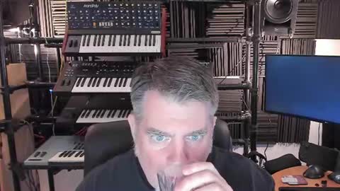 Snapshot of mostly_unbothered chatting on 26, 6, 2026 mostly_unbothered online show from 26, 6, 2026