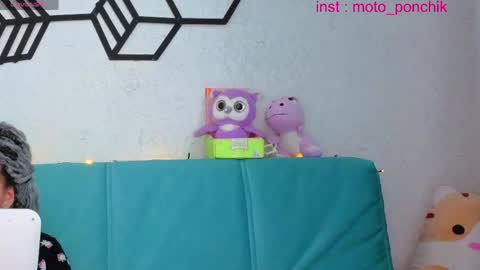 Snapshot of moto_ponchik chatting on 21, 4, 2026 Kris online show from 21, 4, 2026