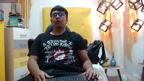 Snapshot of mou_fly chatting on 15, 9, 2025 Mou Fly online show from 15, 9, 2025
