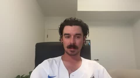 Snapshot of moustachematt chatting on 16, 7, 2026 moustachematt online show from 16, 7, 2026