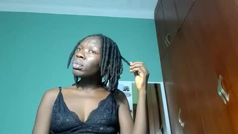 Snapshot of mouthymiss chatting on 4, 3, 2025 Mouthymiss online show from 4, 3, 2025