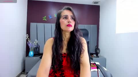 Snapshot of moxa_hot chatting on 3, 10, 2025 moxa hot online show from 3, 10, 2025