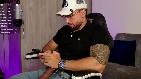 Snapshot of mr_david_cox chatting on 12, 3, 2025 David online show from 12, 3, 2025