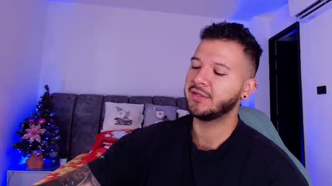 MIKEE online show from 4, 12, 2025