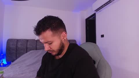 MIKEE online show from 1, 2, 2026