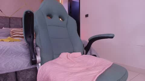 MIKEE online show from 9, 4, 2026