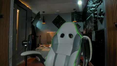 Snapshot of mr_mois chatting on 6, 6, 2026 mr_mois online show from 6, 6, 2026
