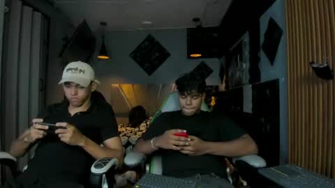 Snapshot of mr_mois chatting on 13, 6, 2026 mr_mois online show from 13, 6, 2026