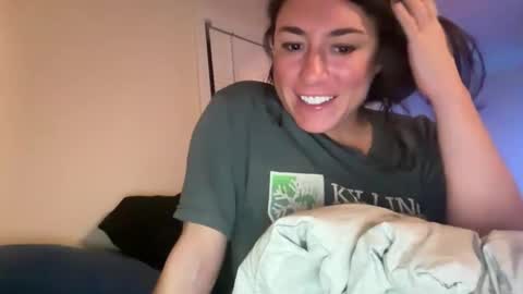 Snapshot of mr_mrs_glitter chatting on 6, 2, 2026 Mr Mrs Glitter online show from 6, 2, 2026