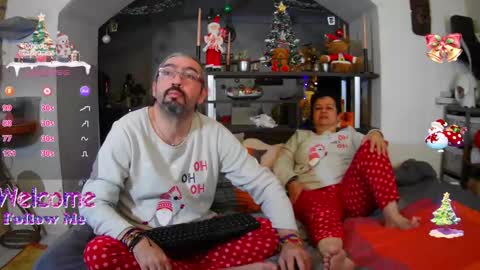 Snapshot of mrandmrsswetness84 chatting on 2, 1, 2025 MrAndMrsSwetness84 online show from 2, 1, 2025