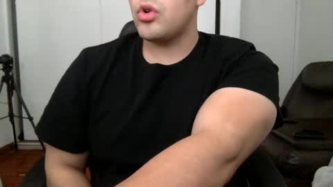 Snapshot of mrbree chatting on 8, 3, 2025 Mr Bree online show from 8, 3, 2025