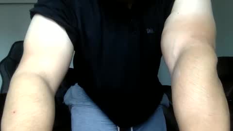 Snapshot of mrbree chatting on 19, 9, 2025 Mr Bree online show from 19, 9, 2025