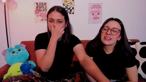 Snapshot of mrbuu_ chatting on 11, 5, 2026 Laura online show from 11, 5, 2026