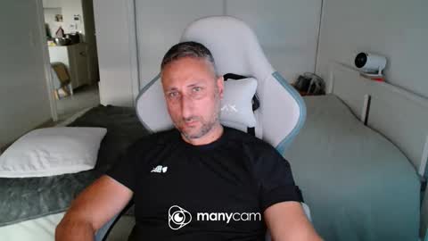 Snapshot of mrdr000 chatting on 8, 6, 2026 mrdr000 online show from 8, 6, 2026