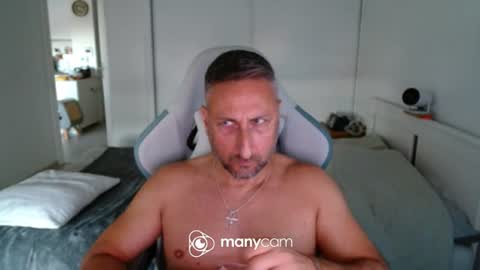 Snapshot of mrdr000 chatting on 11, 6, 2026 mrdr000 online show from 11, 6, 2026
