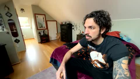 Snapshot of mrfanceypants chatting on 18, 11, 2025 mrfanceypants online show from 18, 11, 2025