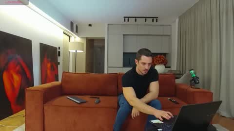 Snapshot of mrgreeneyes01 chatting on 10, 11, 2025 juan luis online show from 10, 11, 2025