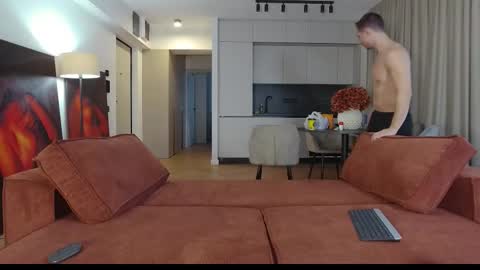 Snapshot of mrgreeneyes01 chatting on 23, 11, 2025 juan luis online show from 23, 11, 2025