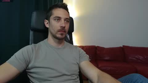 Snapshot of mrgreeneyes01 chatting on 27, 4, 2026 juan luis online show from 27, 4, 2026