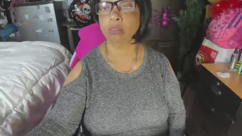 mrs_mommy online show from 10, 11, 2025