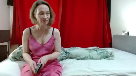 Mrs Velvet Vixen online show from 1, 4, 2026