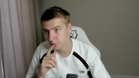 Snapshot of mrsexycum4u chatting on 25, 7, 2026 Adam online show from 25, 7, 2026