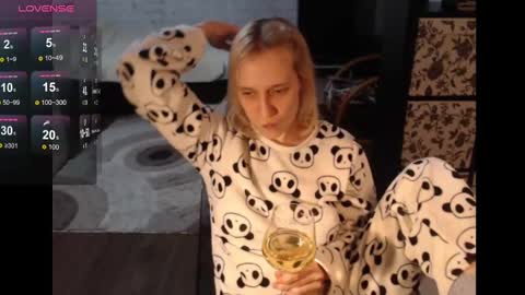 Snapshot of mrsluck chatting on 1, 1, 2025 Sasha online show from 1, 1, 2025