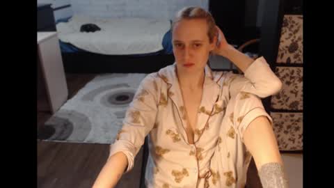 Snapshot of mrsluck chatting on 12, 3, 2025 Sasha online show from 12, 3, 2025