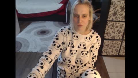 Snapshot of mrsluck chatting on 28, 9, 2025 Sasha online show from 28, 9, 2025