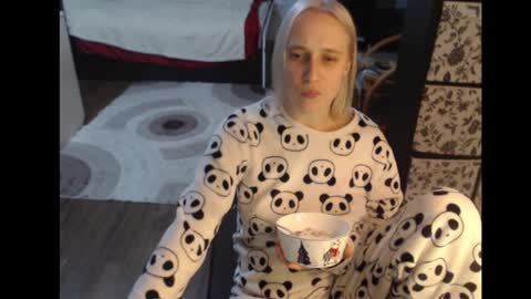 Snapshot of mrsluck chatting on 1, 10, 2025 Sasha online show from 1, 10, 2025
