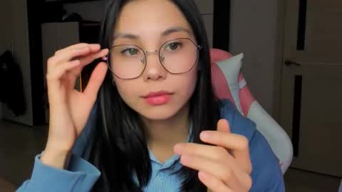 ms_emily_ online show from 18, 9, 2025