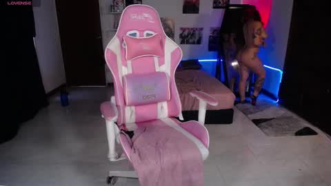 Manuela3 online show from 27, 10, 2025